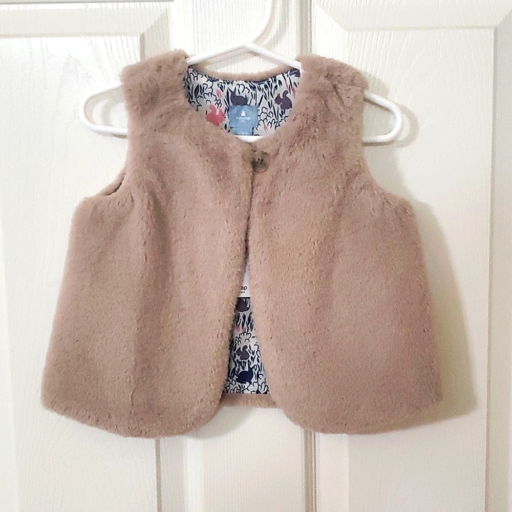 NWT Baby Gap Girls Super Soft Faux Fur Vest 12-18 Months